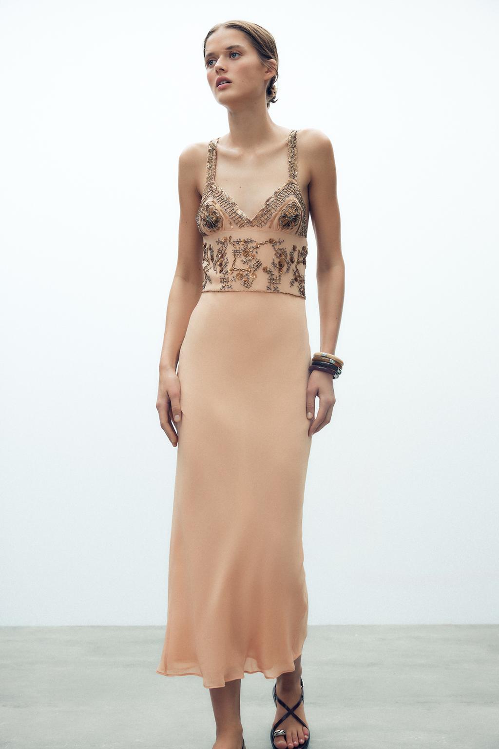 MILA - VESTIDO CON CAPA