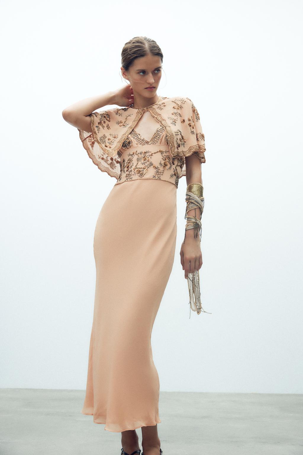 MILA - VESTIDO CON CAPA