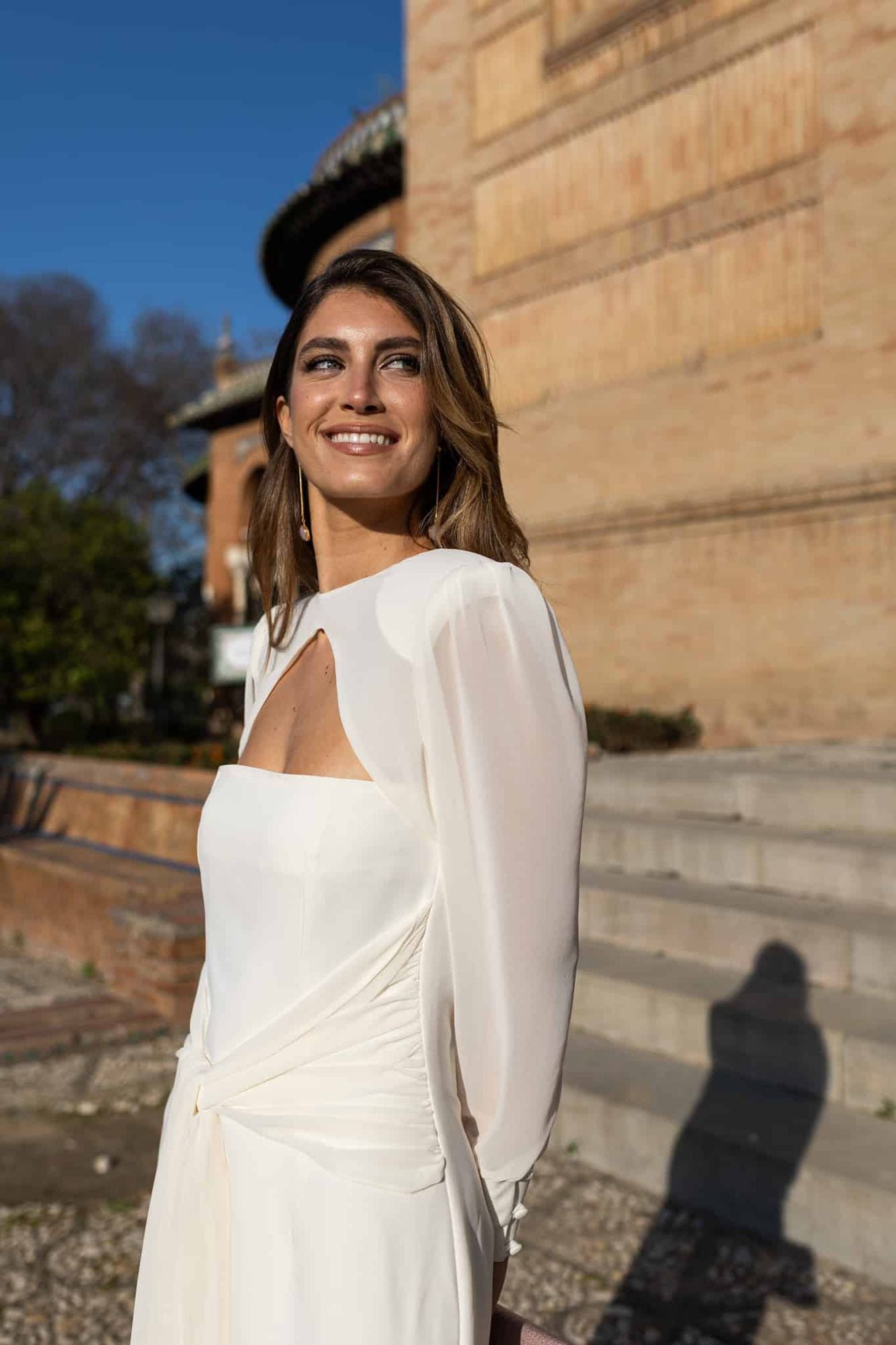 SOFÍA - VESTIDO MIDI CON LAZO Y ESCOTE ABIERTO