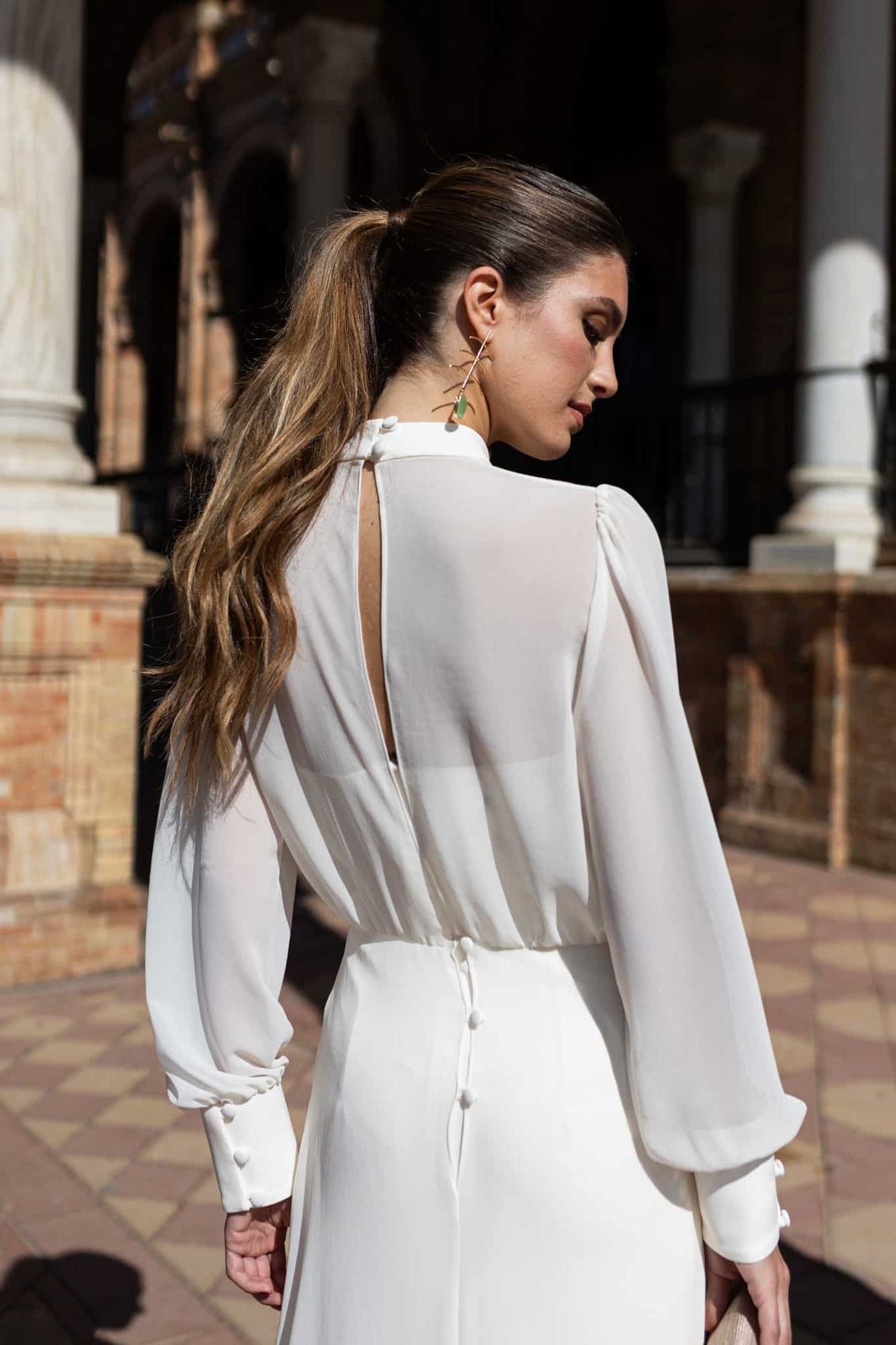 RAQUEL - VESTIDO DE CREPÉ CON SOBREVESTIDO DE GASA