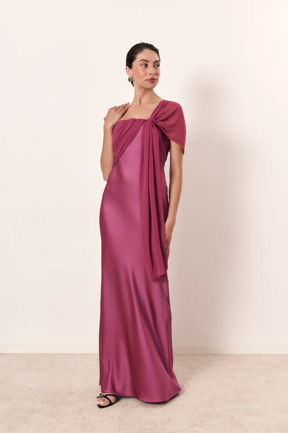 LOURDES - VESTIDO LARGO ASIMÉTRICO CON LAZADA DE GASA