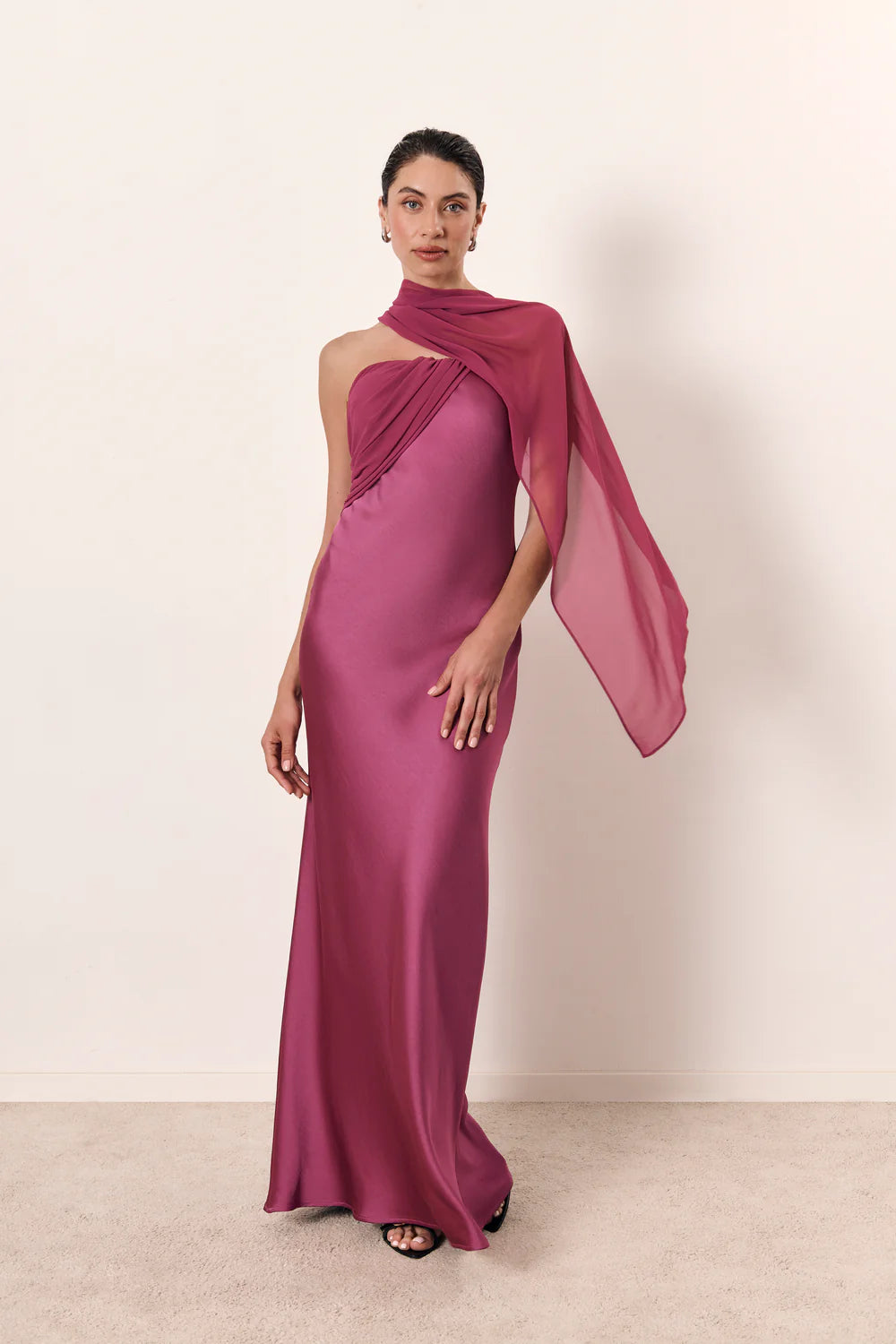 LOURDES - VESTIDO LARGO ASIMÉTRICO CON LAZADA DE GASA