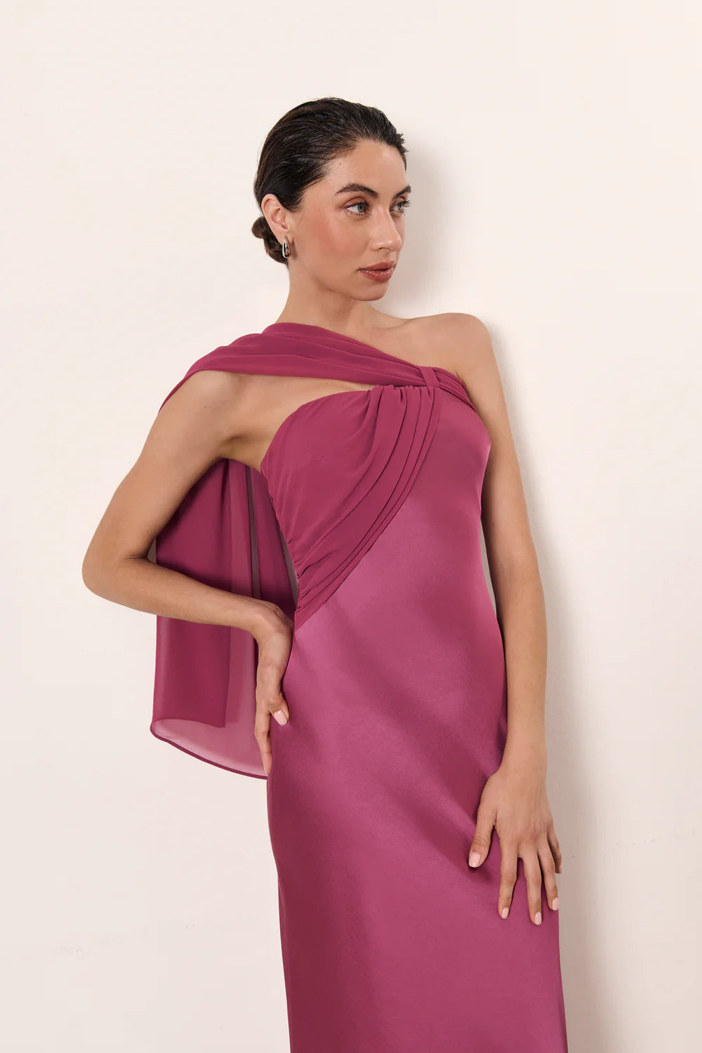 LOURDES - VESTIDO LARGO ASIMÉTRICO CON LAZADA DE GASA