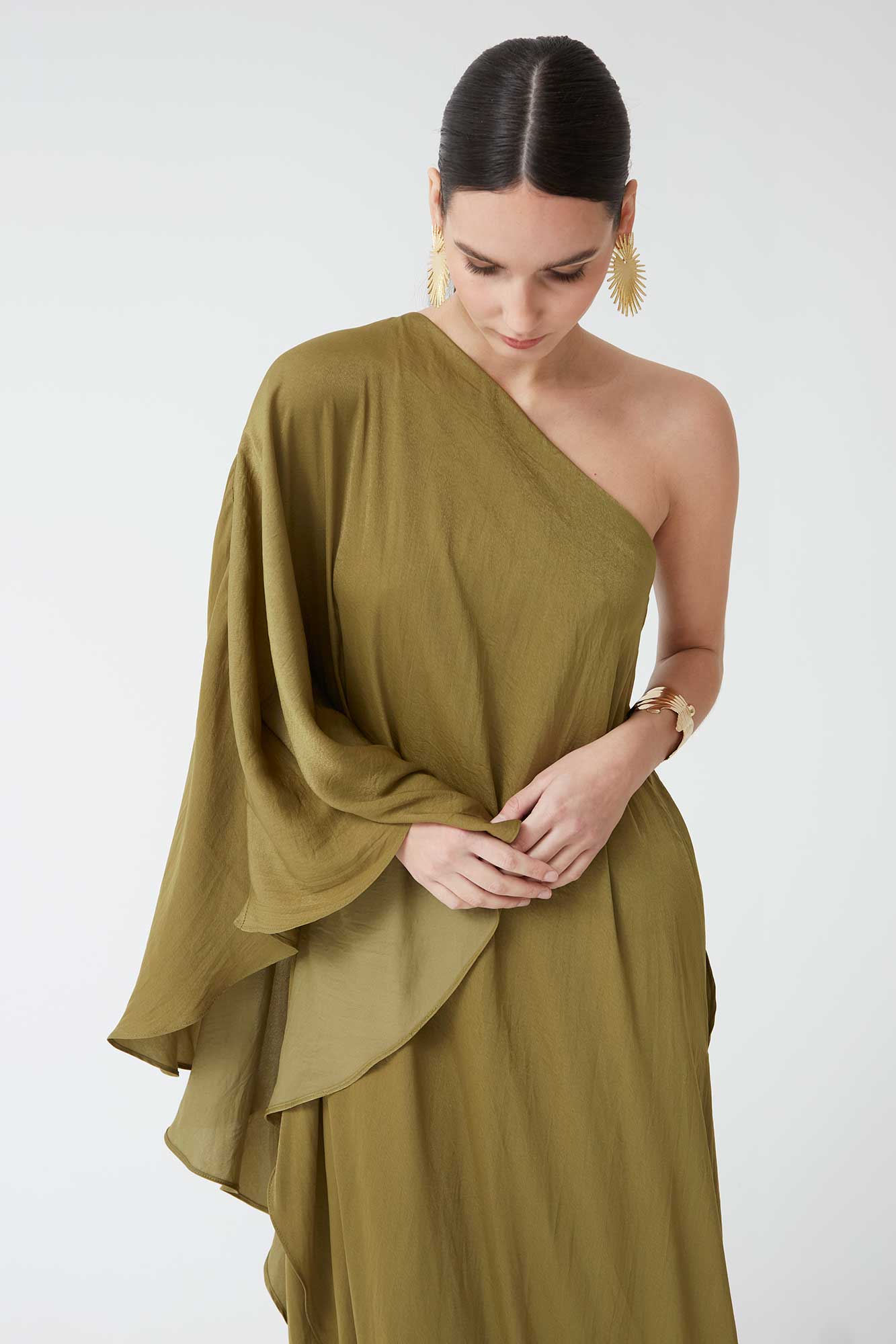 KENIA - CONJUNTO VESTIDO Y CAPA