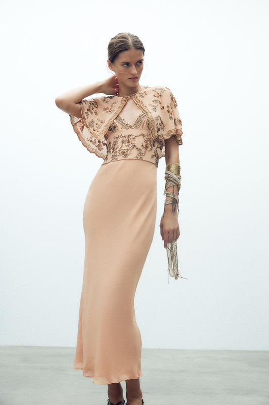 MILA - VESTIDO CON CAPA