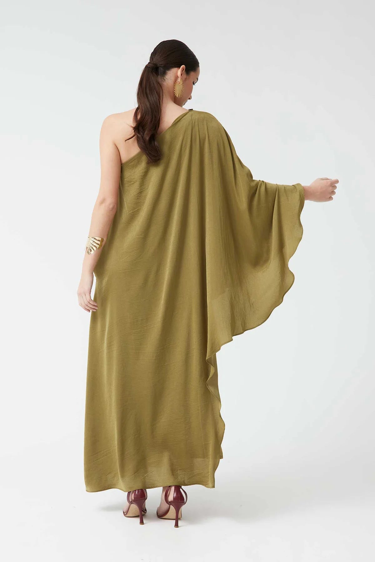 KENIA - CONJUNTO VESTIDO Y CAPA
