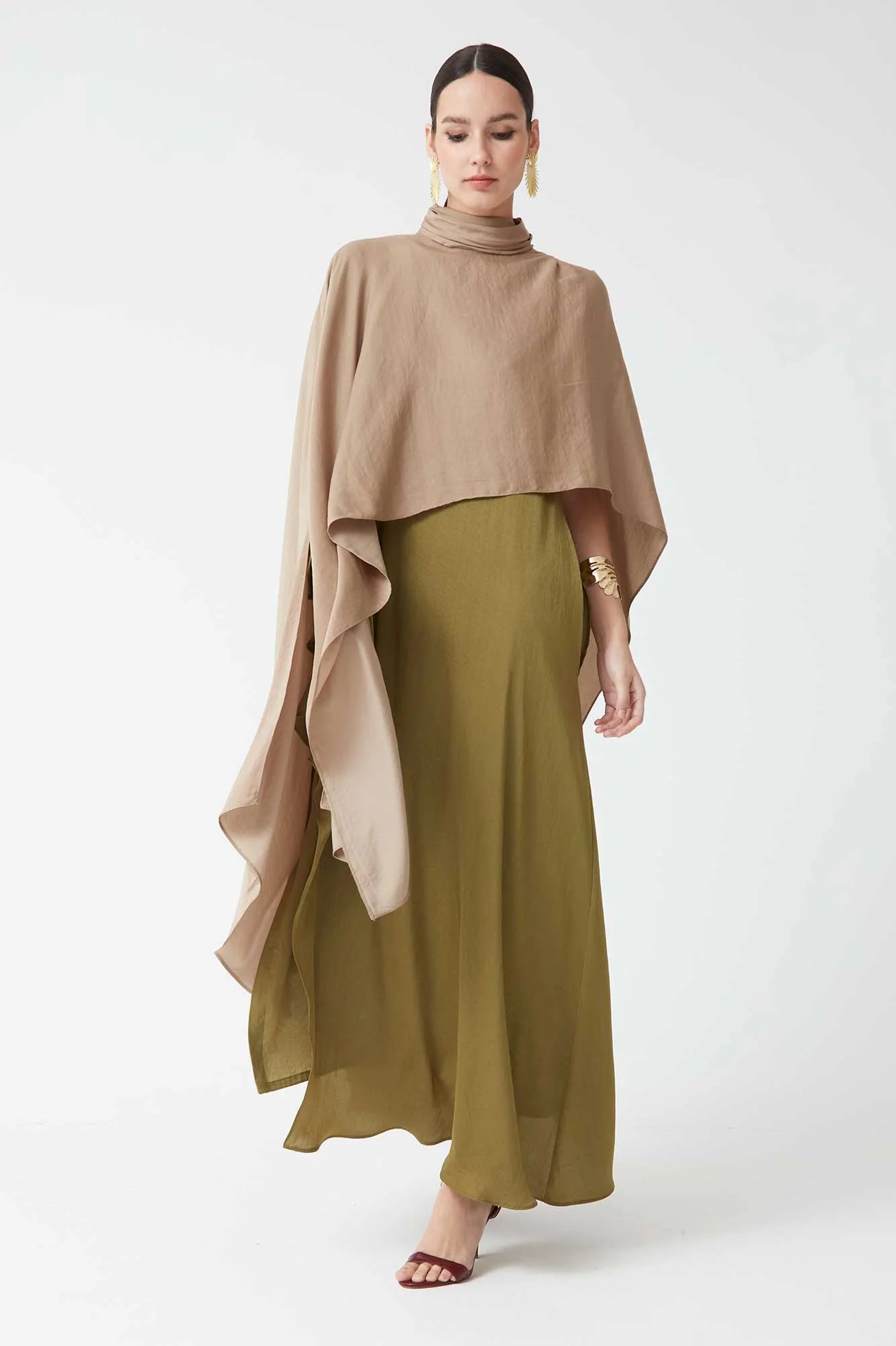 KENIA - CONJUNTO VESTIDO Y CAPA