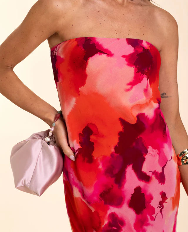 LETI - VESTIDO PALABRA DE HONOR ESTAMPADO EN TONOS CORAL
